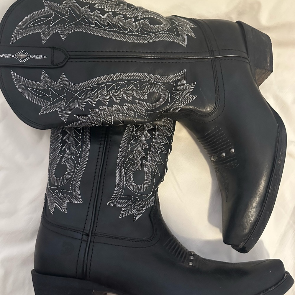 Black Western Embroidered women Cowboy Boots